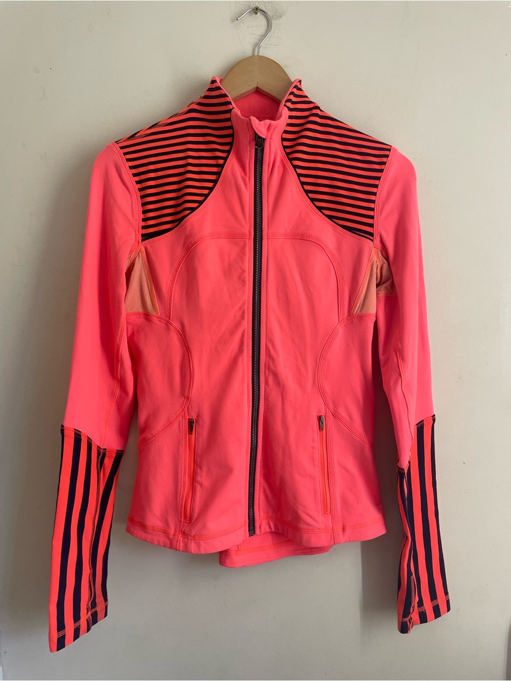 Lululemon Forme Jacket Light Flare size 4 Inkwell Stripe Full Zip